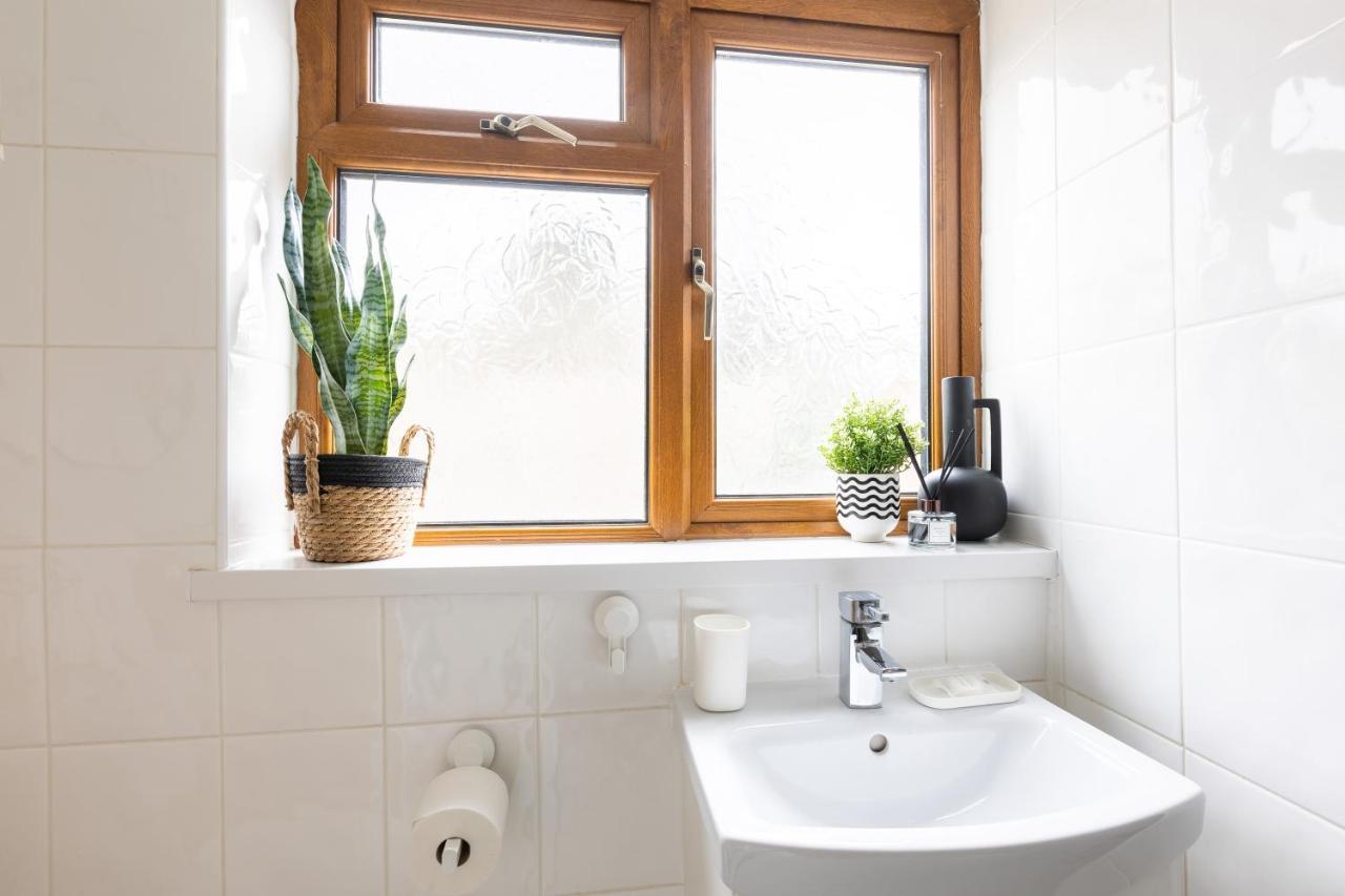Levi Suite By Koya Homes - 3-Bedroom Home, Downtown Cardiff, Free Parking מראה חיצוני תמונה