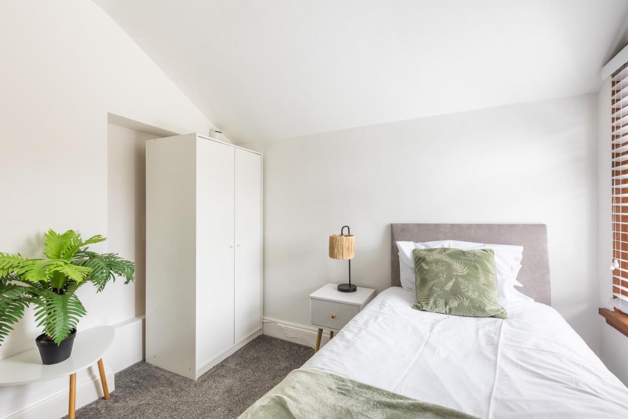 Levi Suite By Koya Homes - 3-Bedroom Home, Downtown Cardiff, Free Parking מראה חיצוני תמונה