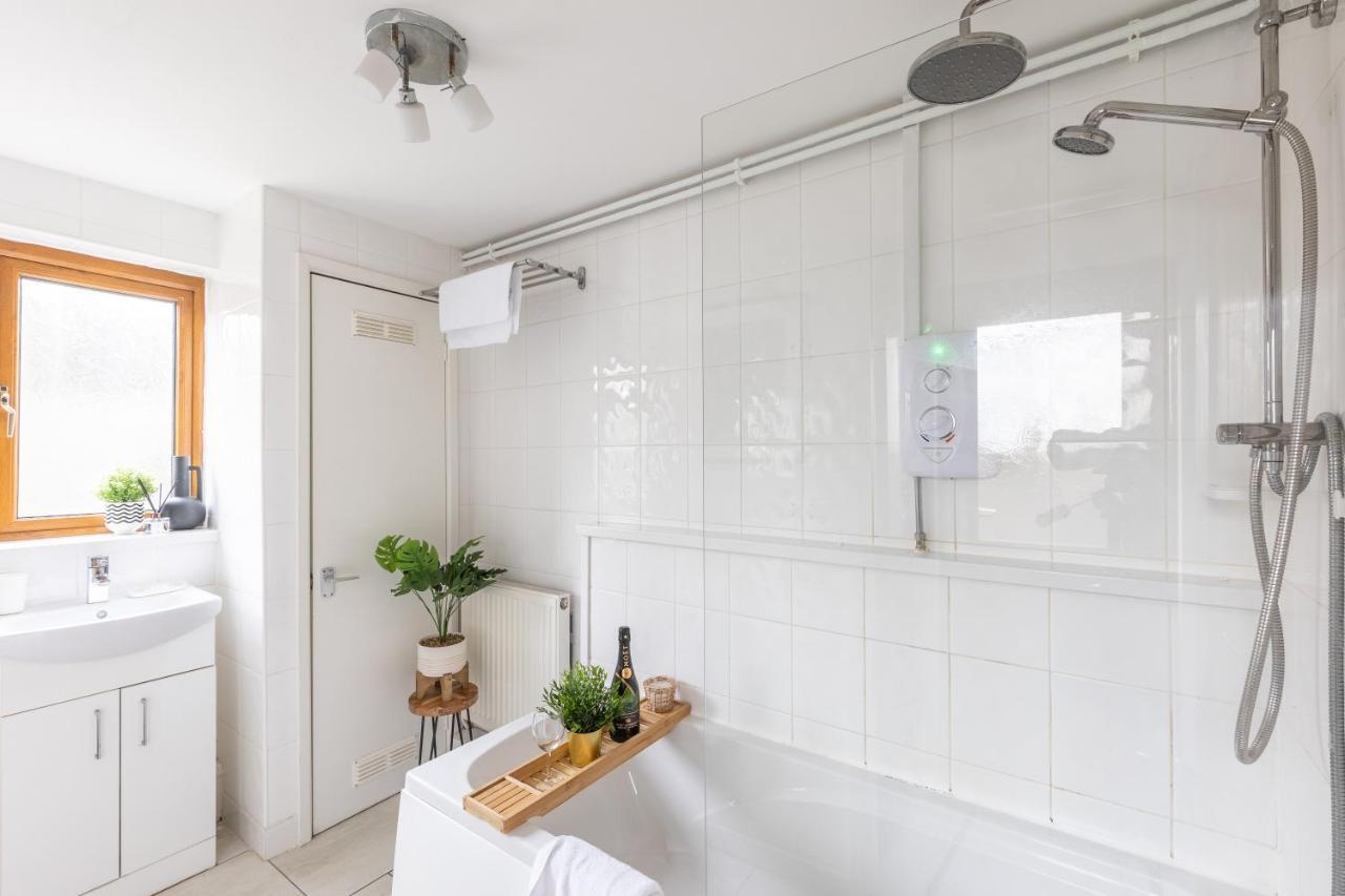 Levi Suite By Koya Homes - 3-Bedroom Home, Downtown Cardiff, Free Parking מראה חיצוני תמונה