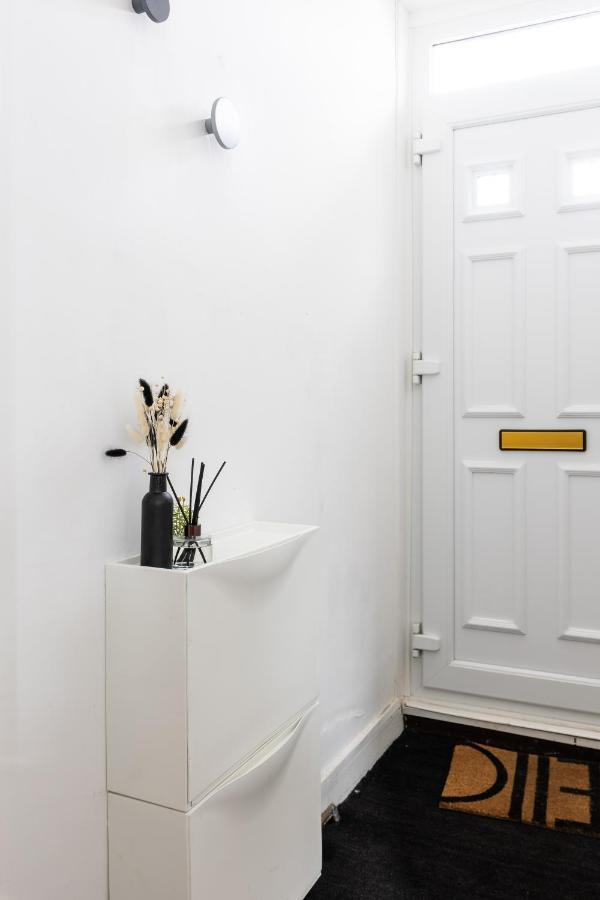 Levi Suite By Koya Homes - 3-Bedroom Home, Downtown Cardiff, Free Parking מראה חיצוני תמונה